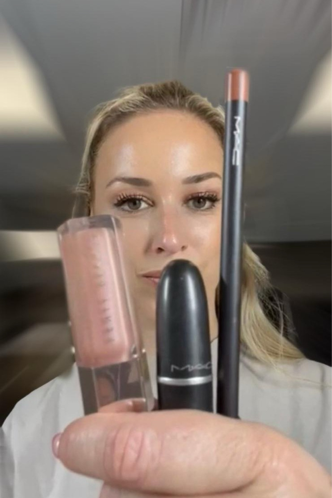 Summer lip combo 👄
Tutorial with my fav lip combo! 
•
#makeup  #makeuptutorial #lipcombo
#90slips #makeupartist #grwm #vcmakeup