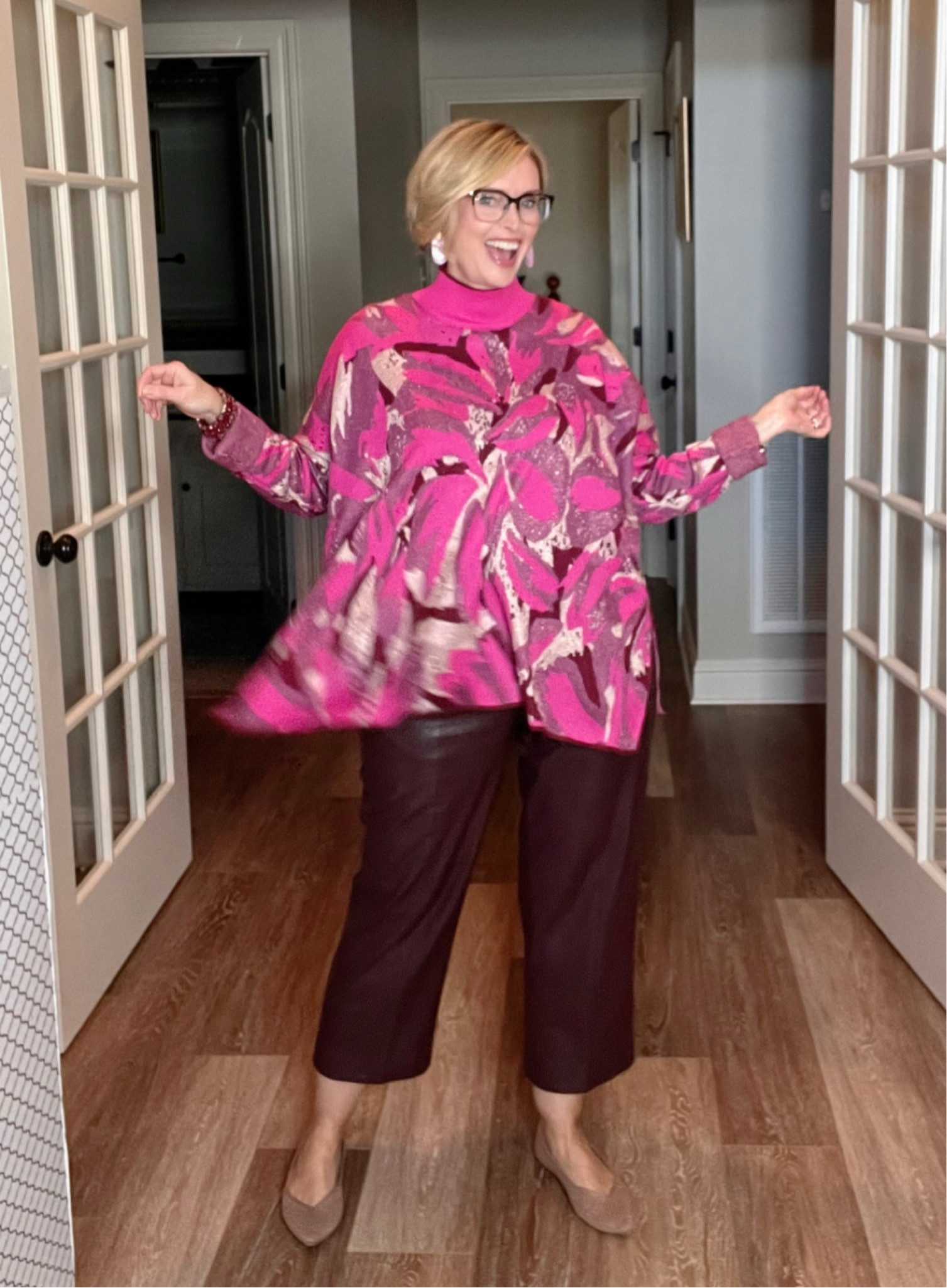 Beautiful sweater! Features a breezy silhouette and gorgeous colors. There’s a hint of shine too. So pretty! 

#LTKmidsize #LTKworkwear