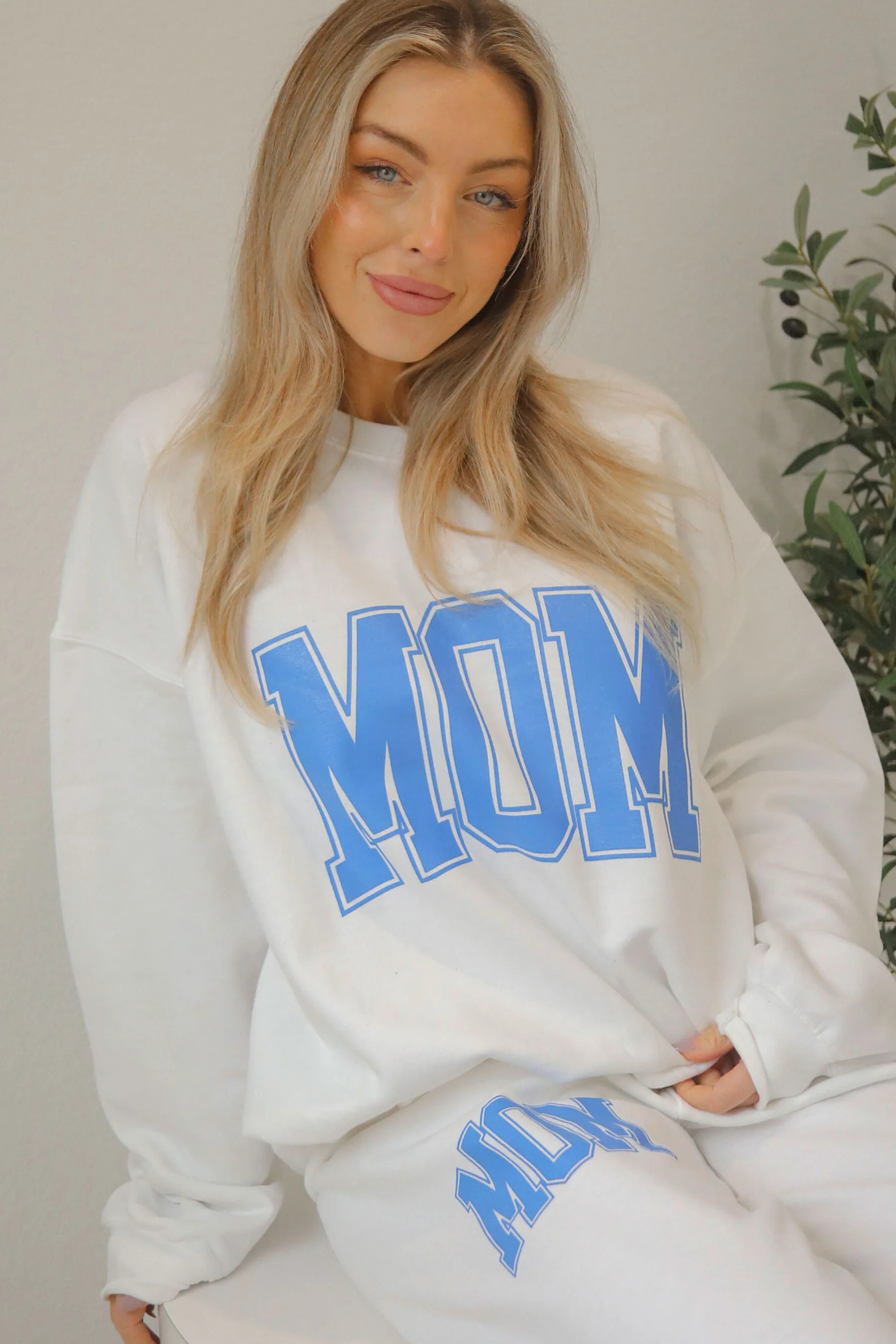 friday + saturday: mom sweatshirt - blue | RIFFRAFF