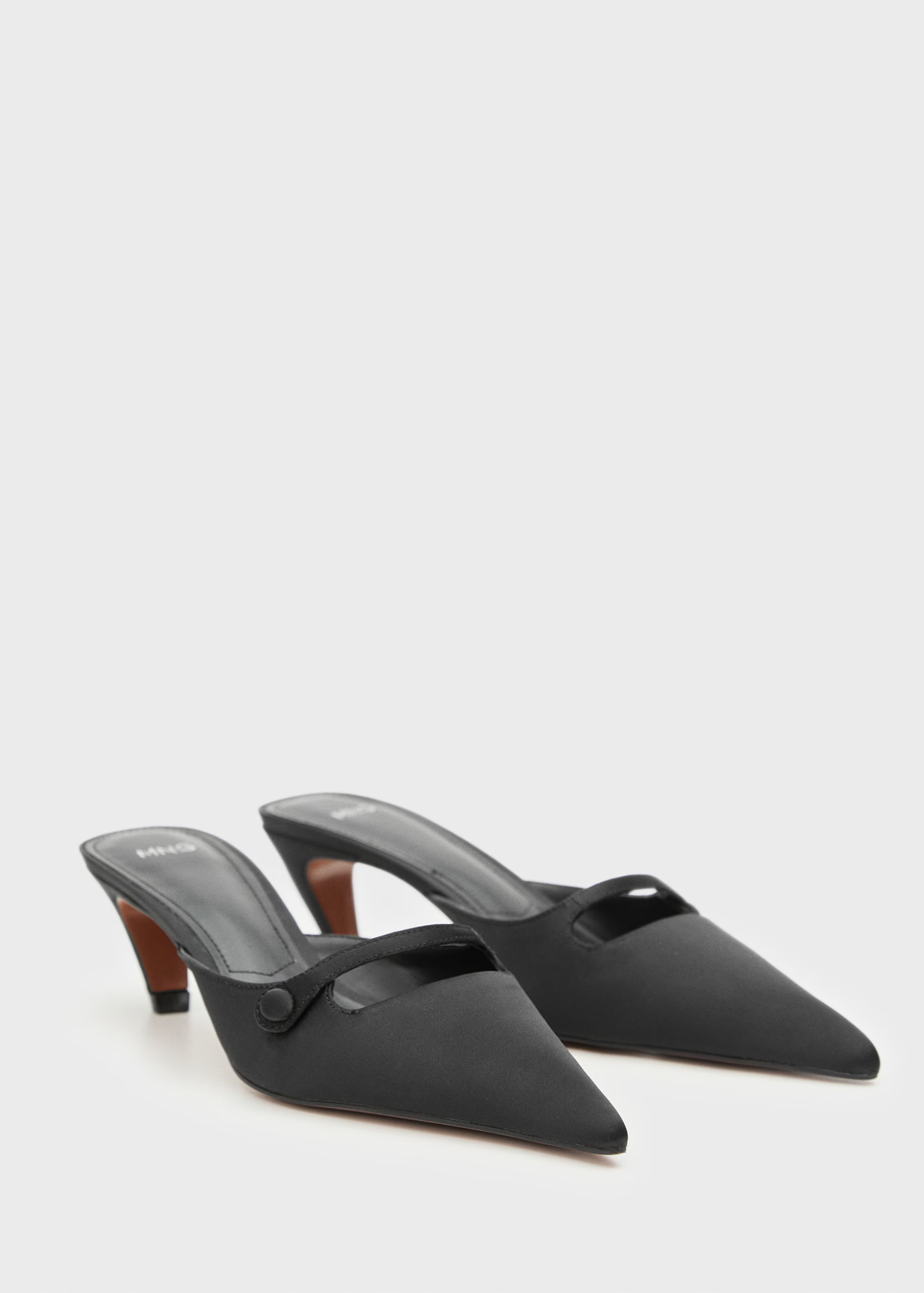 Satin kitten-heel shoes | MANGO (UK)