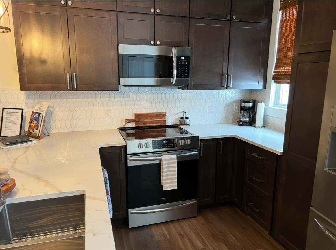 There are some fantastic ways to save when building or updating your kitchen or bath. We have found some cabinet hardware that is affordable and great quality, too.
#cabinethardware
#affordablecabinethardware
#kitchendecor