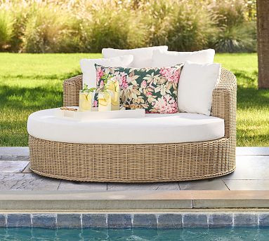 Huntington All-Weather Wicker Round Swivel Daybed | Pottery Barn (US)