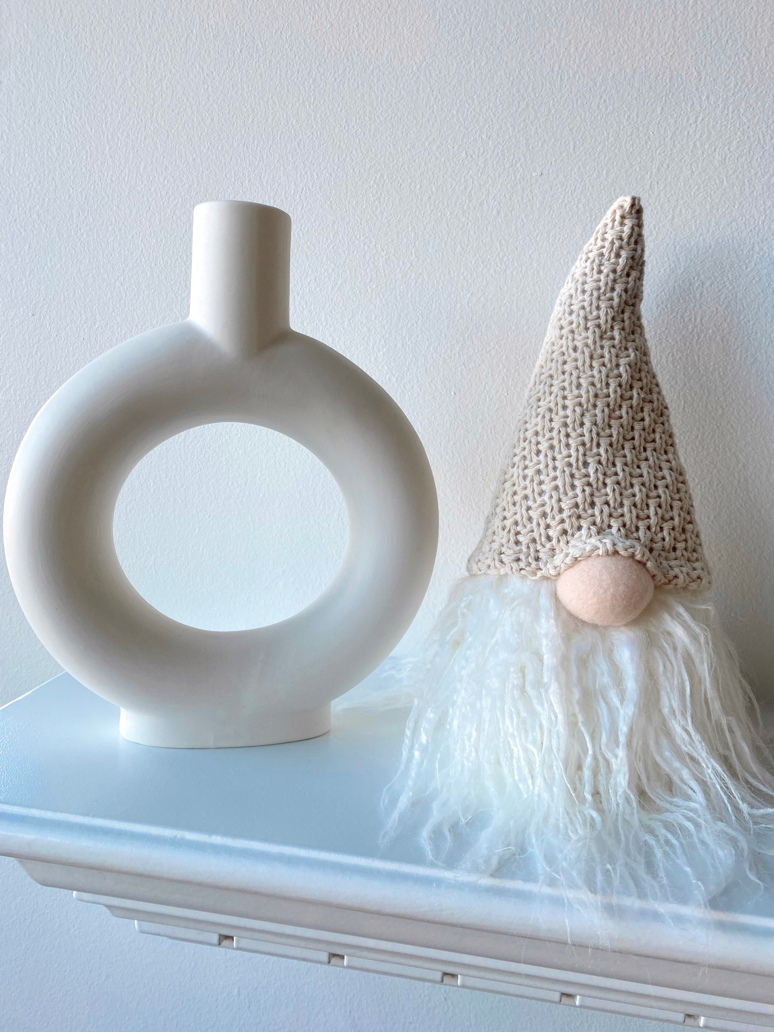 Simple Holiday home decor

Gnome, holiday gnome, white, beige, off white, vase, ceramic vase, modern decor, minimalistic decor

#LTKhome #LTKHoliday #LTKSeasonal