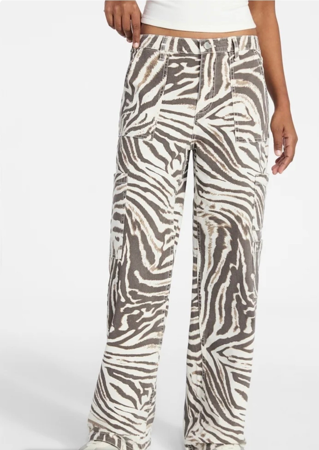 Omg! Love this print! Elastic back! Affordable! Just like my camo pants! Already selling fast!

#LTKOver40