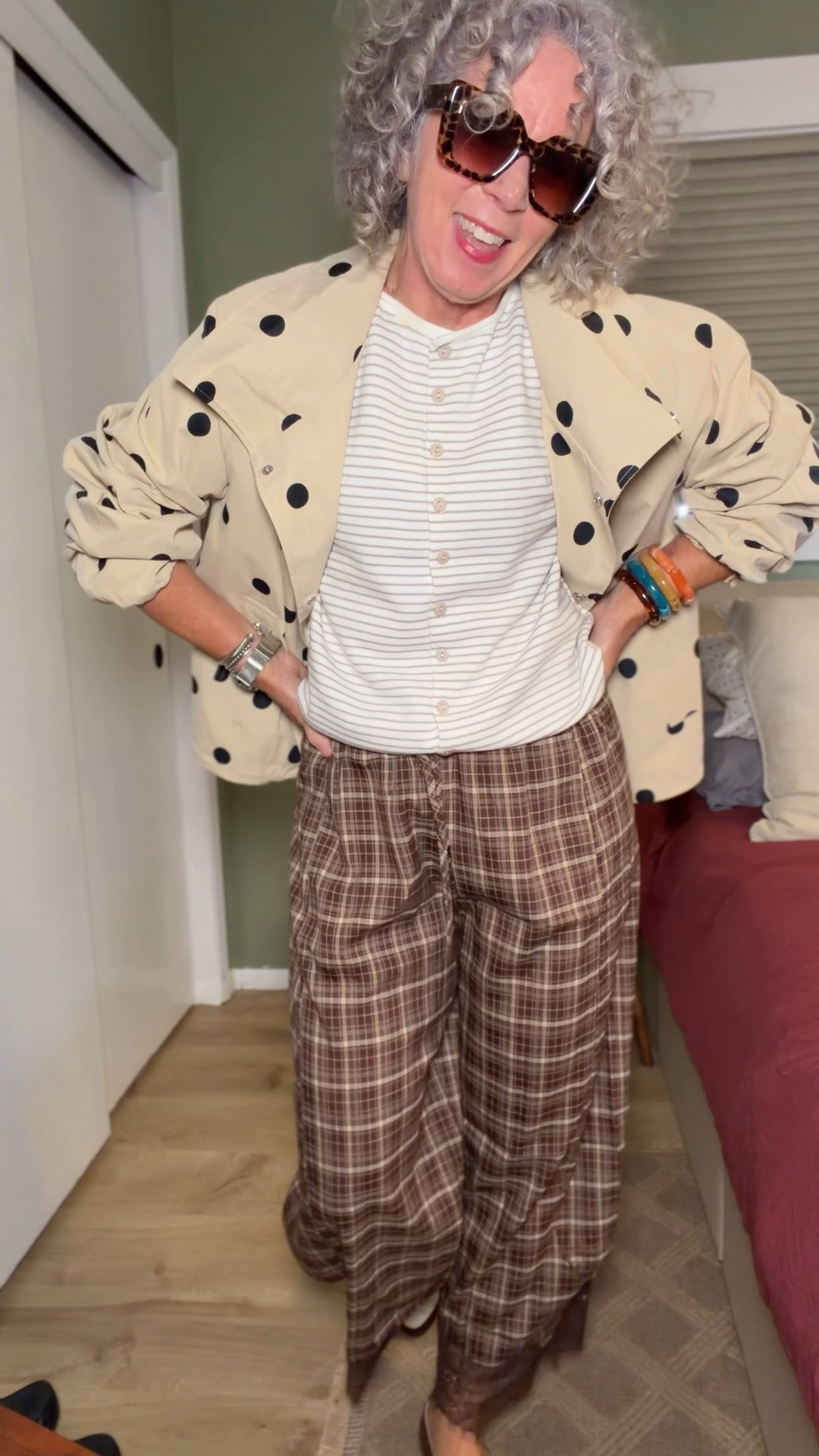 Gingham, stripes, and polka dots? Yes please!!!!
Bomber jacket small
Cardigan small
Gingham pants small
Shoes tts 8