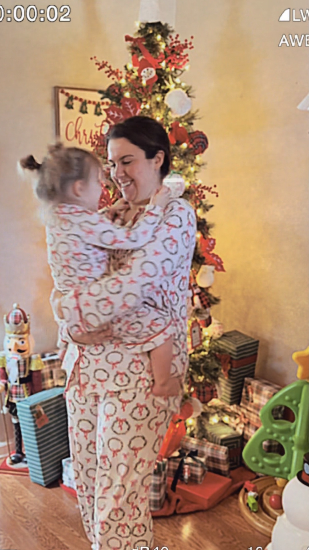 Shop Halle’s pjs here! Women’s is not sold in this print any more (these were from last year) but so many other options available! ❤️

#LTKootd #LTKHoliday #LTKKids