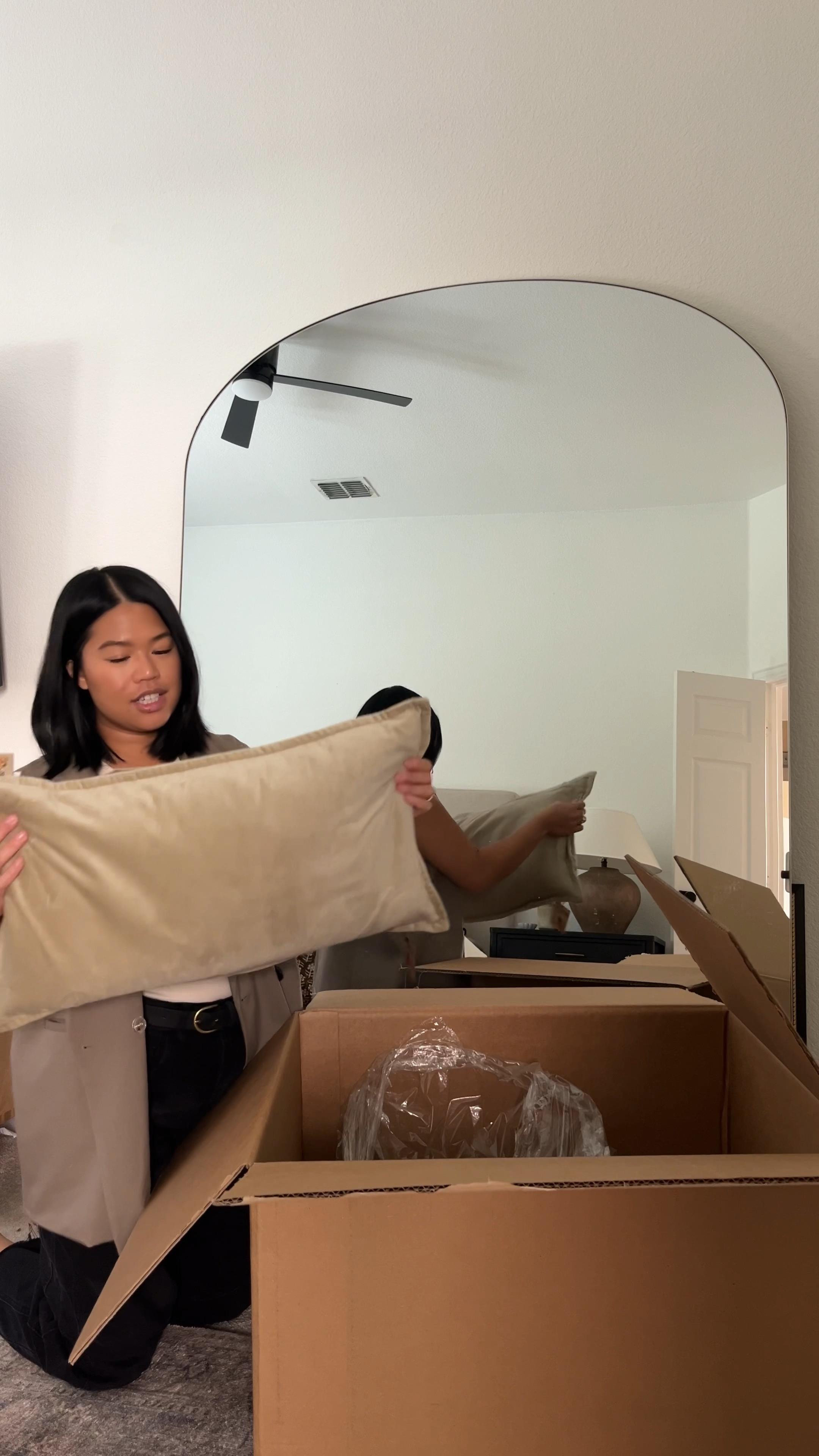 Love these $20 Marshalls velvet lumbars!! So affordable! 



#LTKHome #LTKVideo #LTKFindsUnder50