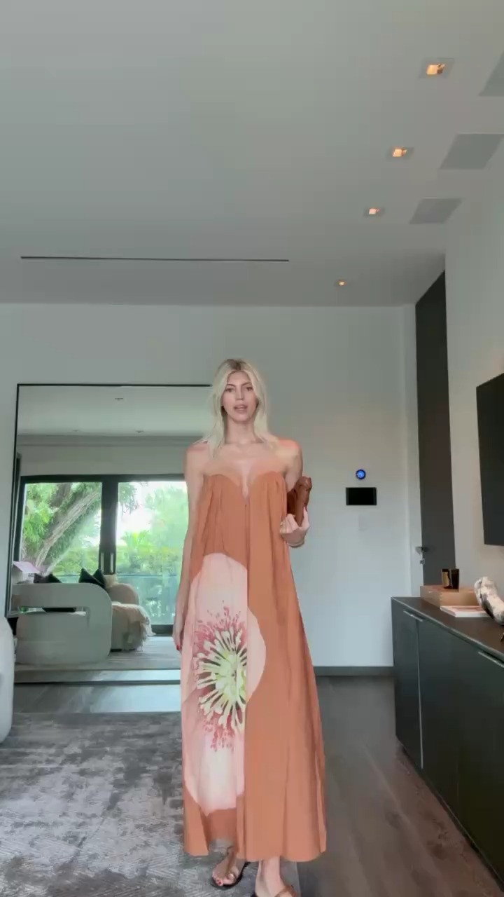 Super fun strapless floral dress. Love the underwire detail! 🌸 

 #LTKStyleTip #LTKShoeCrush #LTKItBag