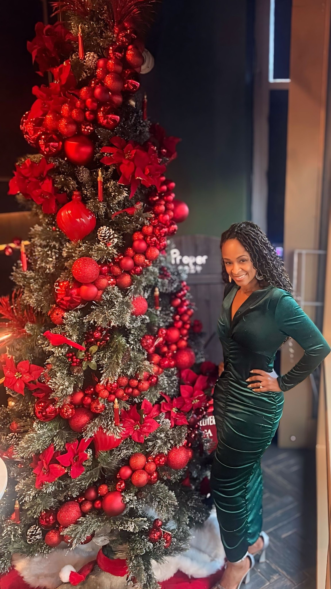 This green dress is giving holiday glam and wedding-guest perfection all in one. ❤️✨
From SHEIN and so flattering for every festive moment!

✨ Shop this look on my LTK — link in bio.

#SHEINFinds #HolidayStyle #WeddingGuestDress #holidaydress  #LTKStyle #Falldress