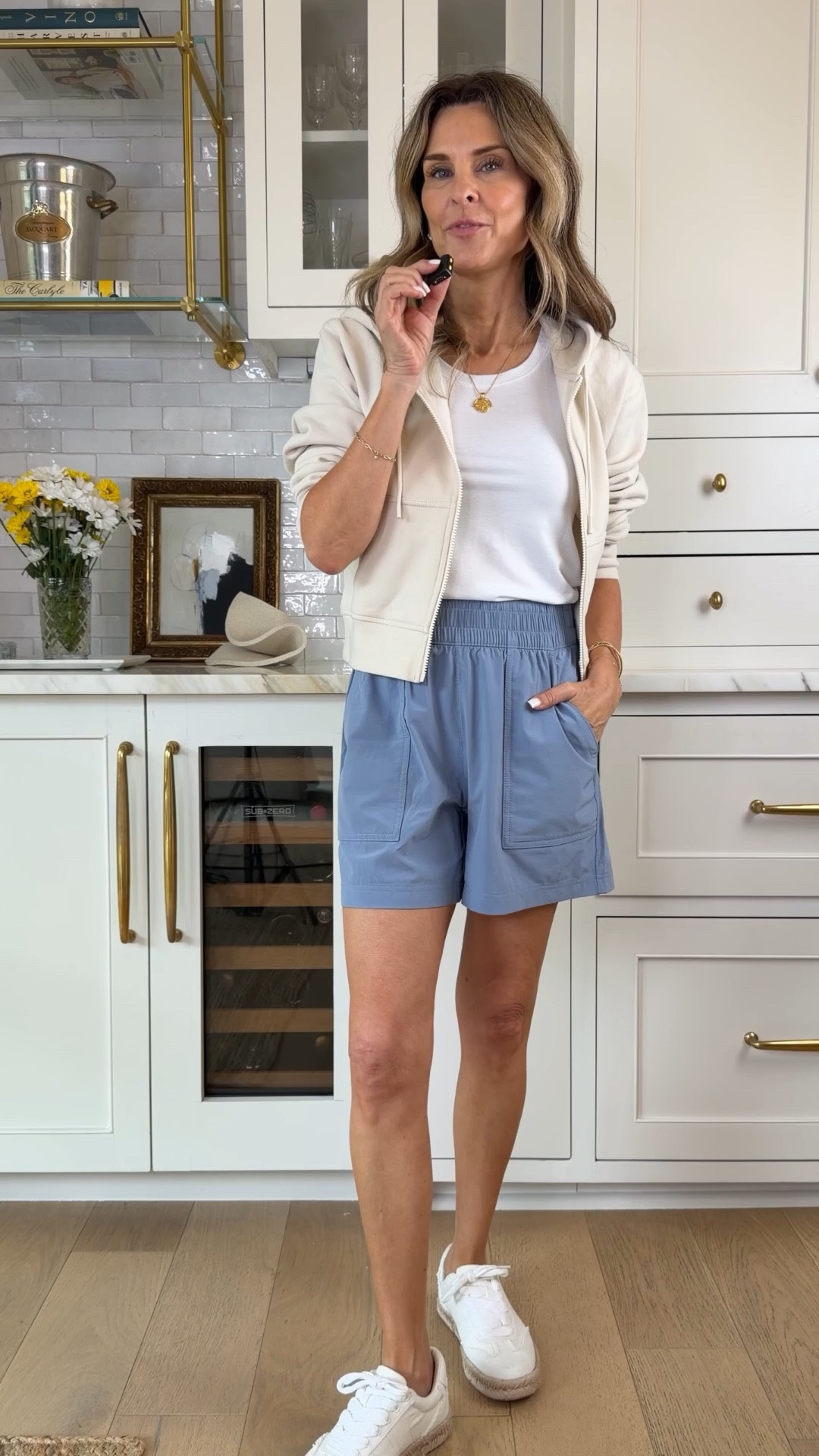 25% off your purchase at Athleta! Perfect time to stock up on basics and linen (40% off) 
 I’m 5’6’’. 
I’m XS in tops and zip-up fleece
Size down in linen pants I wear XXS

#LTKSaleAlert #LTKOver40 #LTKActive