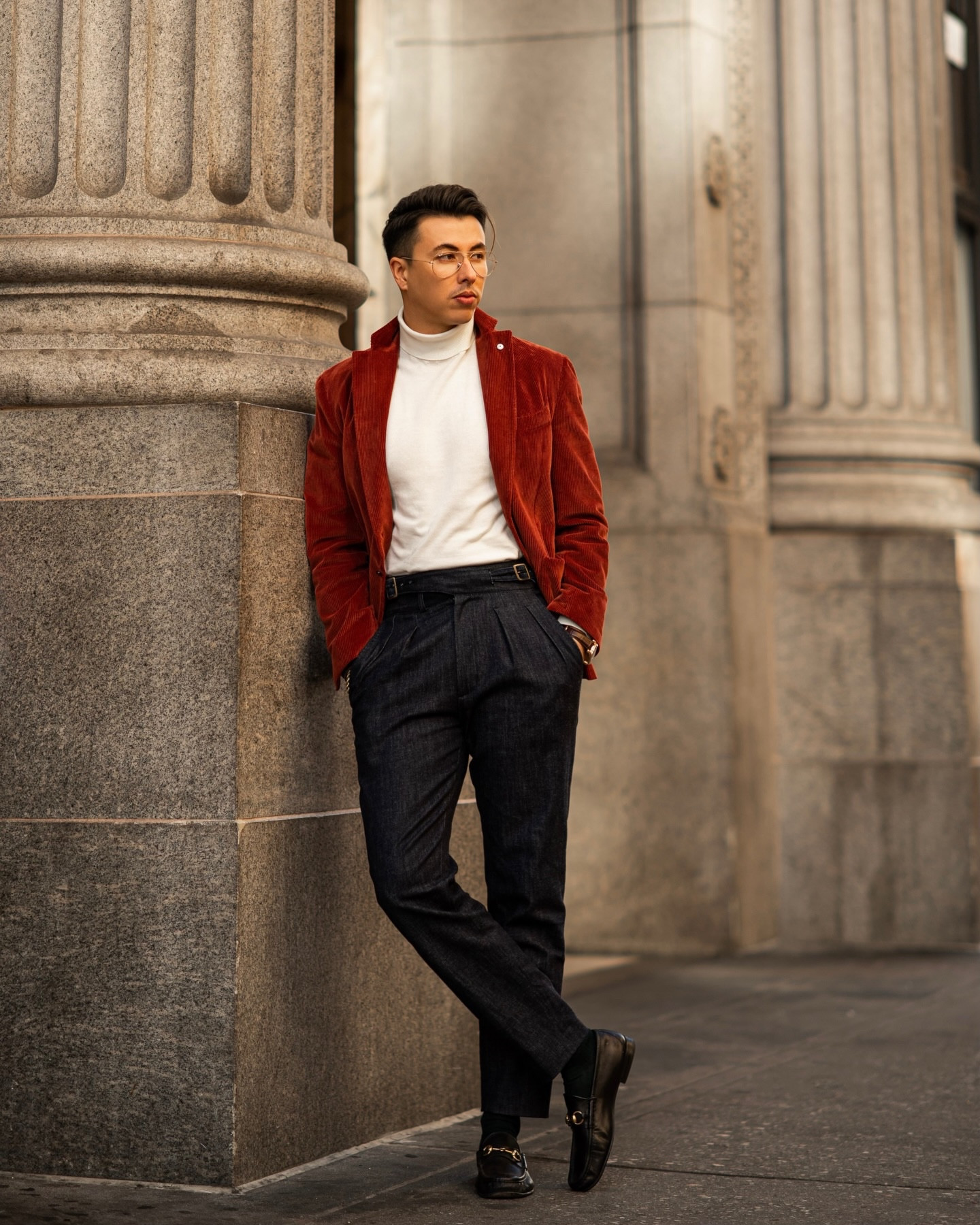 In December my color palate changes to festive colors.  I do this all month long and with both my sartorial and casual pieces.  Try it out gents! 

#menstyletips #styletips #holidayoutfit #holidayinspo #festivefashion