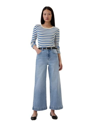 GAP Womens High Rise Wide Leg Cropped Jeans Light Wash 31 Long | Amazon (US)