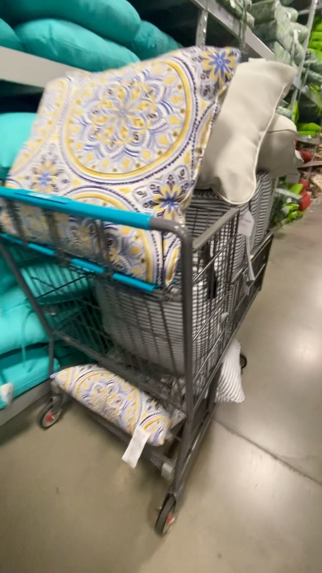 Perfect weather here to freshen up our porch pillows ☀️😍

#LTKhome