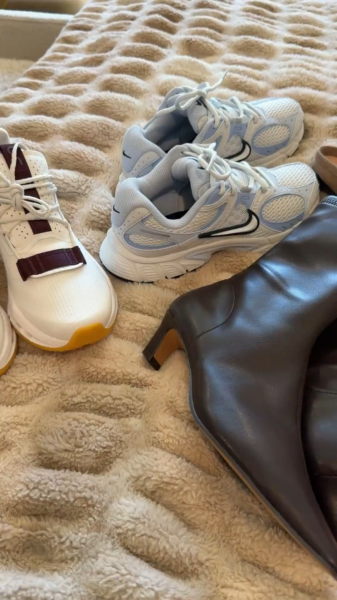 Fall shoe haul 🍁

shoe crush, fall boots, sneakers, on cloud, Nike, fall outfits, Katy roach, livingmybeststyle

#LTKootd