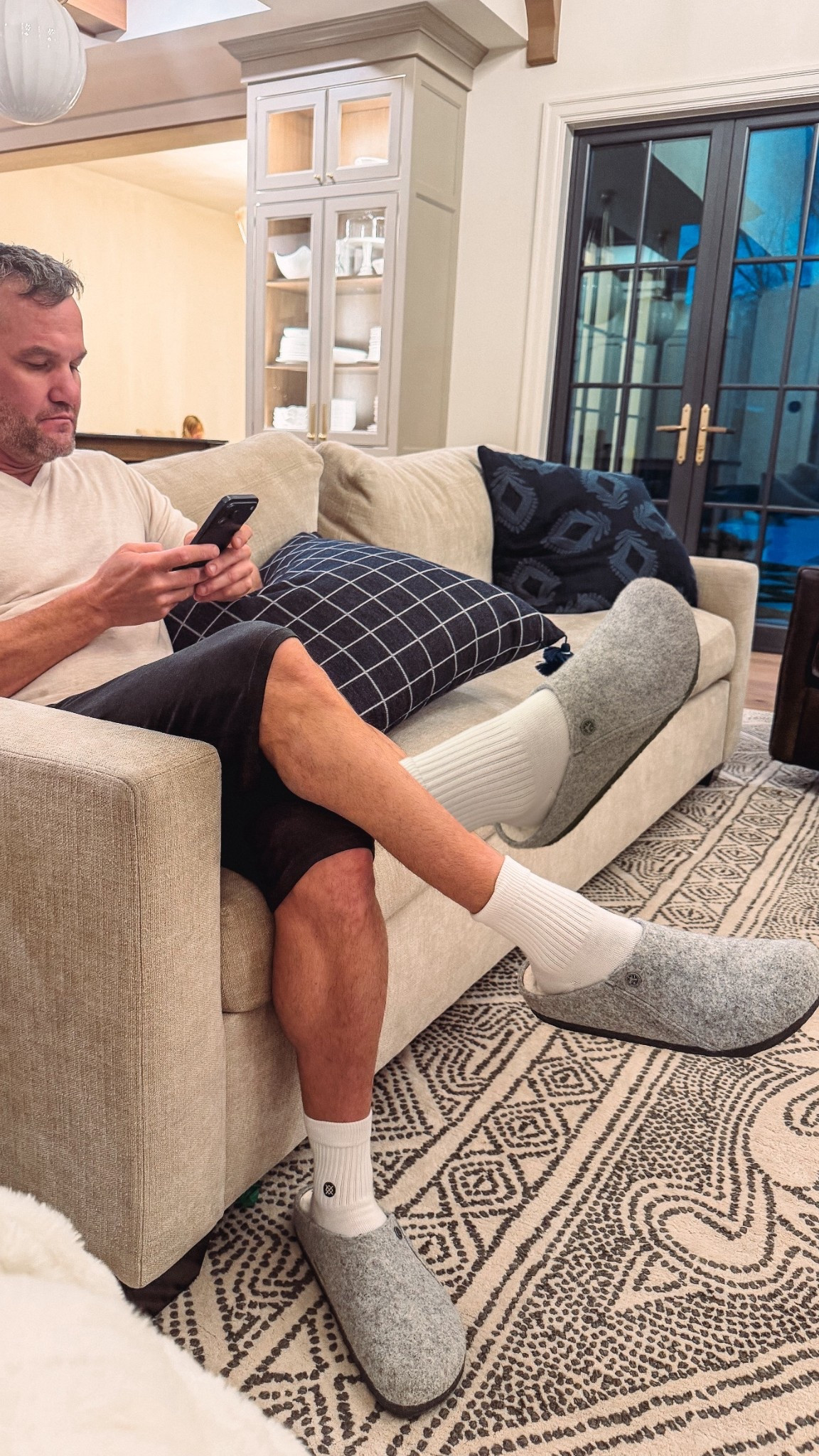 The best men’s slippers says hubs. 


#LTKMens #LTKmorningroutine