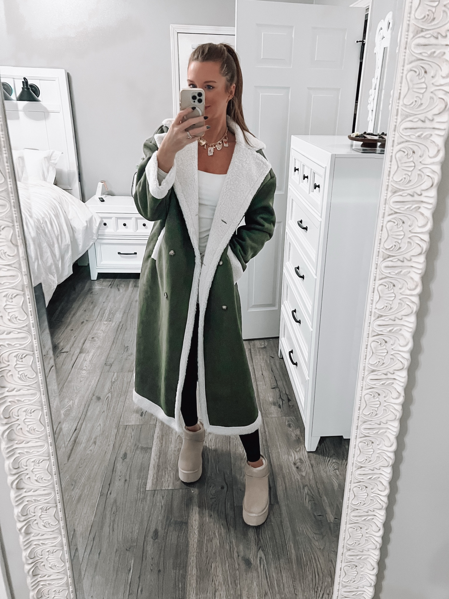 We’ve officially hit COLD here in Georgia and I’m obsessed with this oversized coat! I have it in green, tan & black! ❄️

So cozy and keeps me very warm! Highly recommend! 

I ordered mine from the TT shop, but I’ve tagged similar options and tagged a couple of the coats I also have! 



#LTKSeasonal #LTKFindsUnder100 #LTKWorkwear