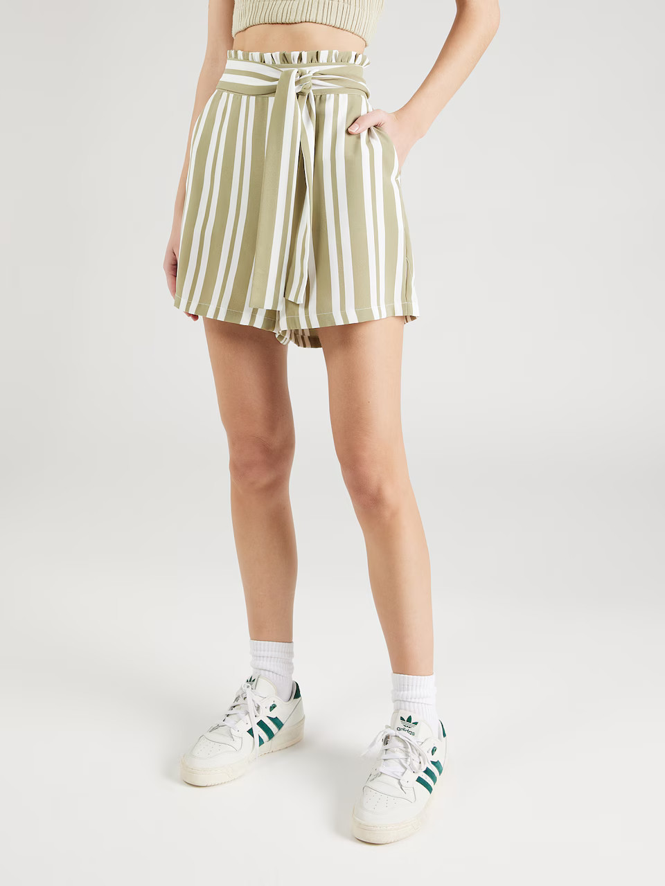 VILA Regular Broek 'RASHA' in Olijfgroen | ABOUT YOU NL