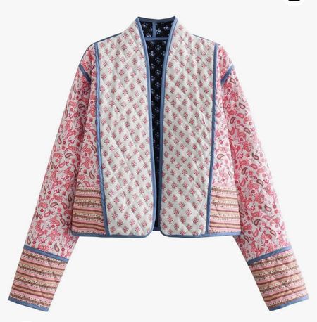 This floral quilted jacket is so cute and so chic! It is reversible and lightweight. You can wear this for so many occasions, plus the price is right!🌸
