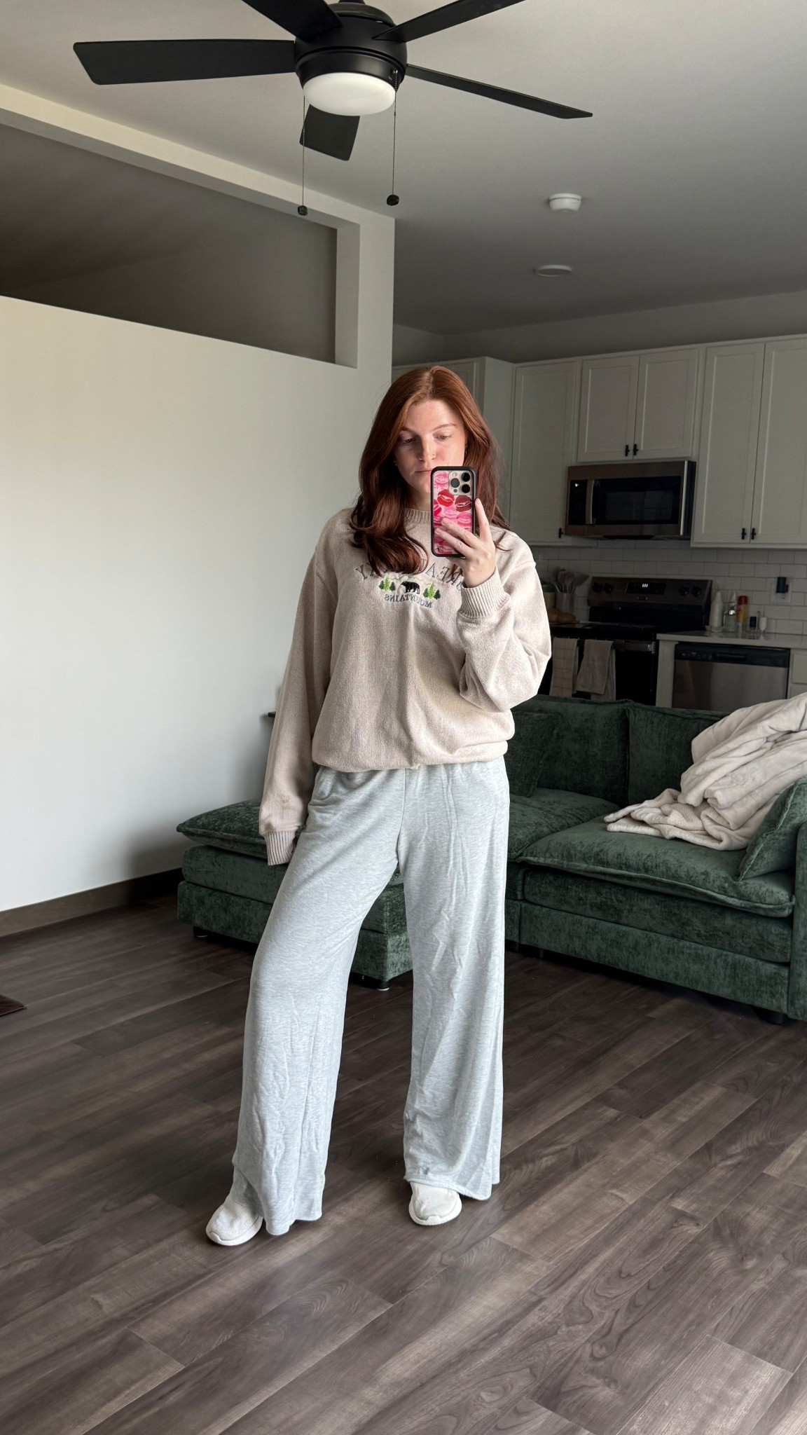 The comfiest sweatpants ever!! I’m 5’7” and got size M

#LTKStyleTip #LTKGiftGuide #LTKSeasonal