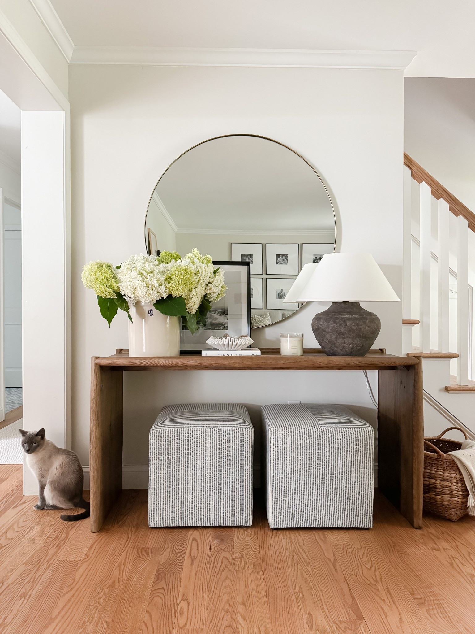 Console Table Styling Inspo

console table  coastal home  coastal finds  spring refresh  vase  stems  lamp  mirror  storage  ottomans  home finds  home decor

#LTKStyleTip #LTKHome