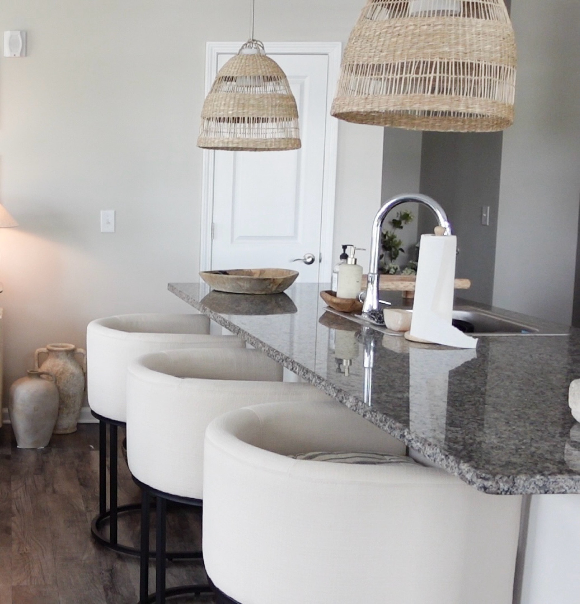 In love with my new barstools 😍

#LTKHome #LTKU #LTKStyleTip