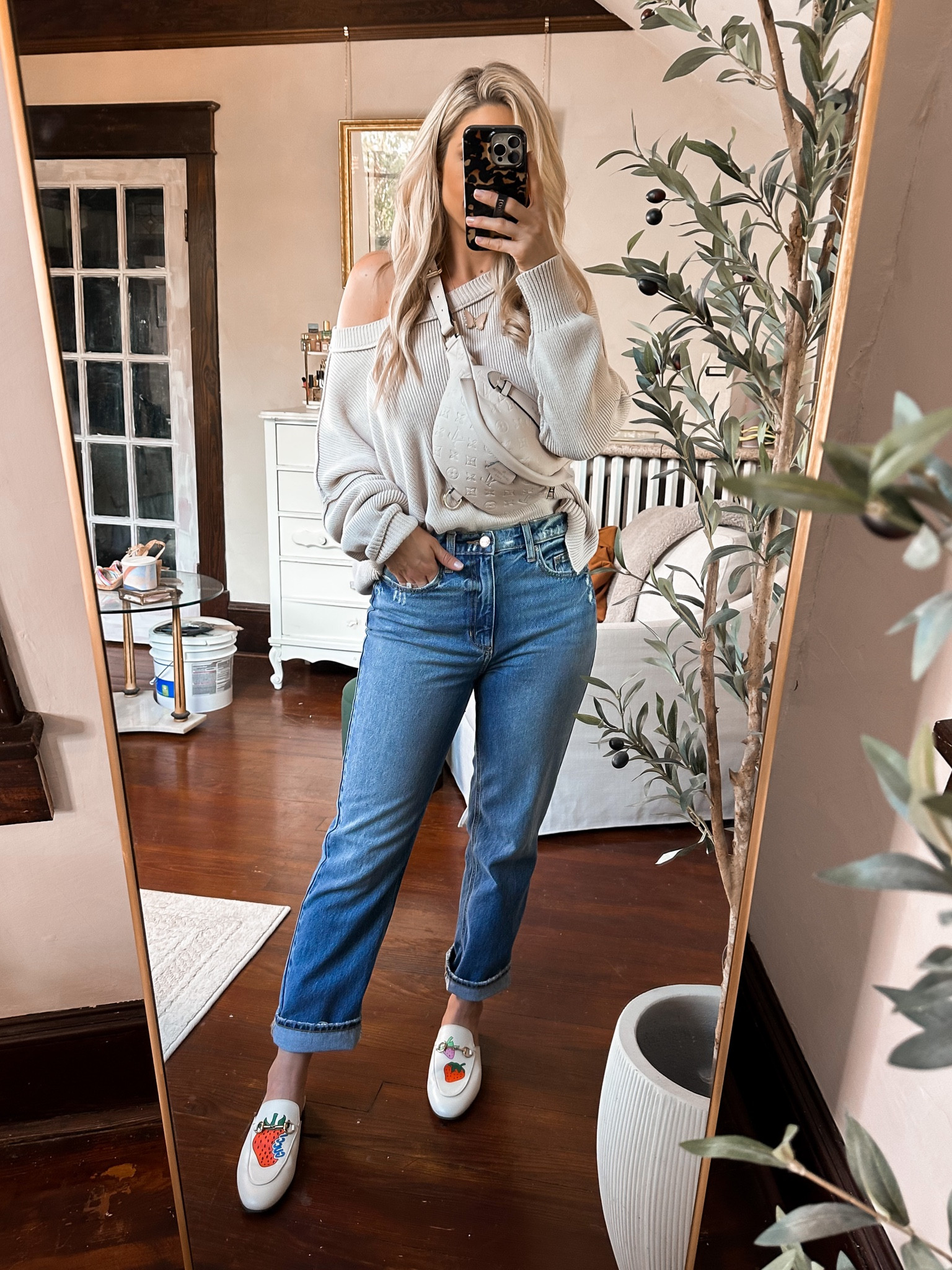 Slim straight denim jeans from red dress, tts, wearing size 28


#LTKFind