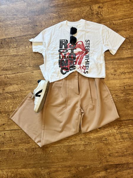 Wide leg pant from Abercrombie 
Graphic tees
Shoes 
