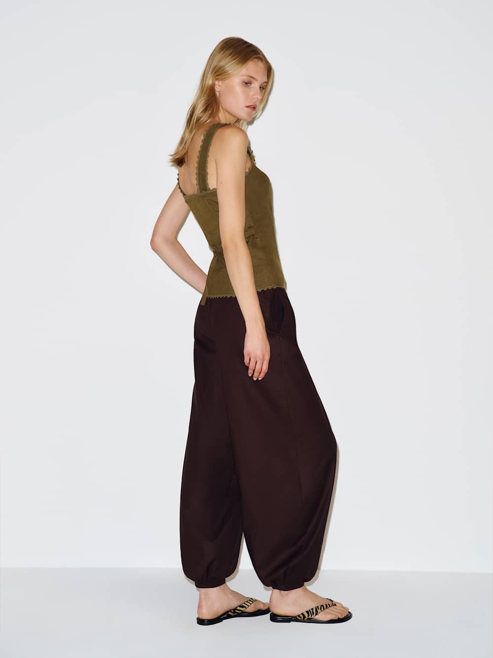 Viola Linen Top | Reformation (Global)