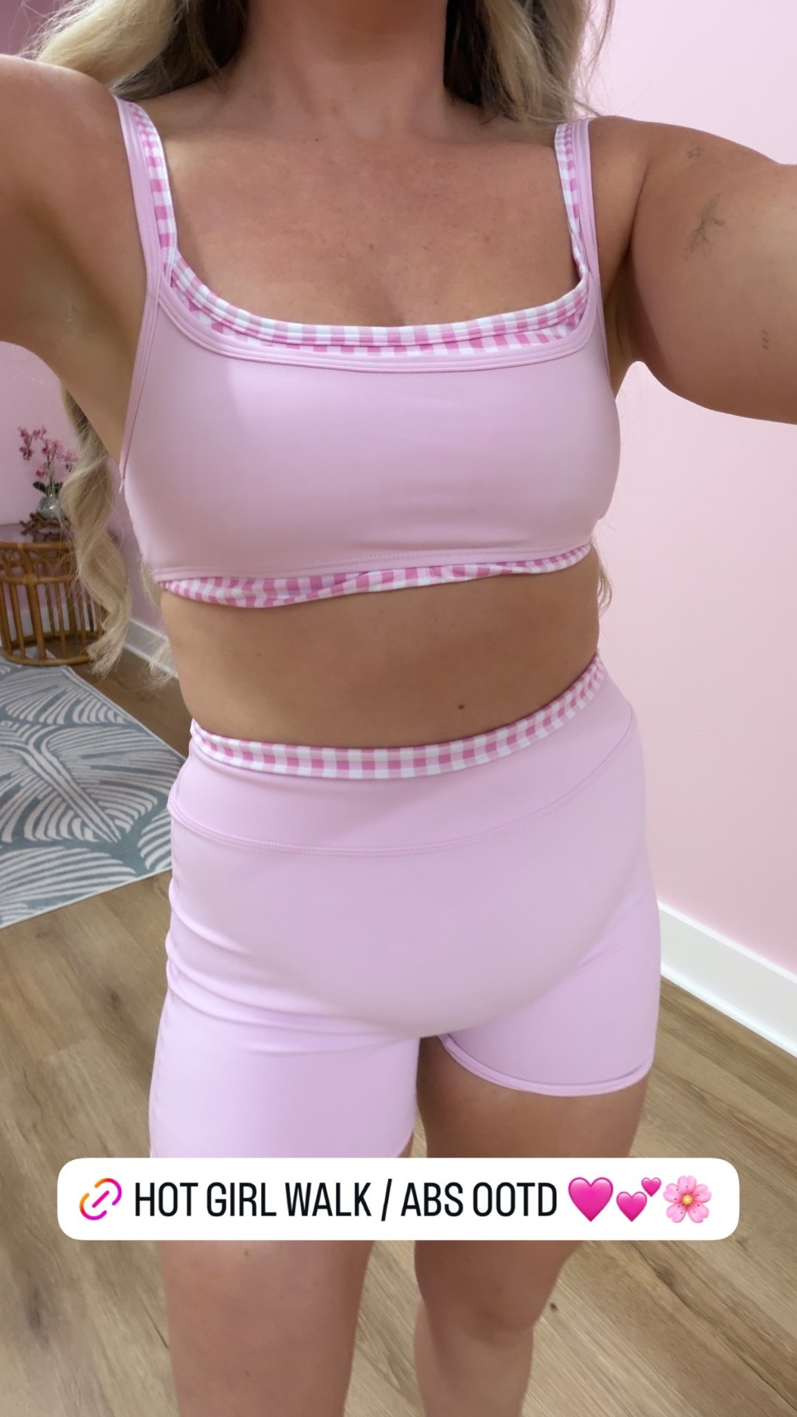 Hot girl walk workout OOTD!!

#LTKMidsize #LTKActive