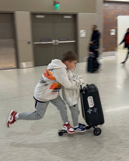 This scooter suitcase makes airport travel so much easier and more fun for kids ✈️

Travel; black suitcase; kids suitcase; scooter suitcase; Abercrombie kids; Nike kids; kids Nike sneakers; Abercrombie hoodie; little boy outfit; toddler boy outfit; Christine Andrew 

#LTKtravel #LTKkids #LTKfamily