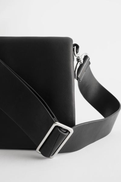 Chrome Free Leather Crossbody Bag | H&M (UK, MY, IN, SG, PH, TW, HK)