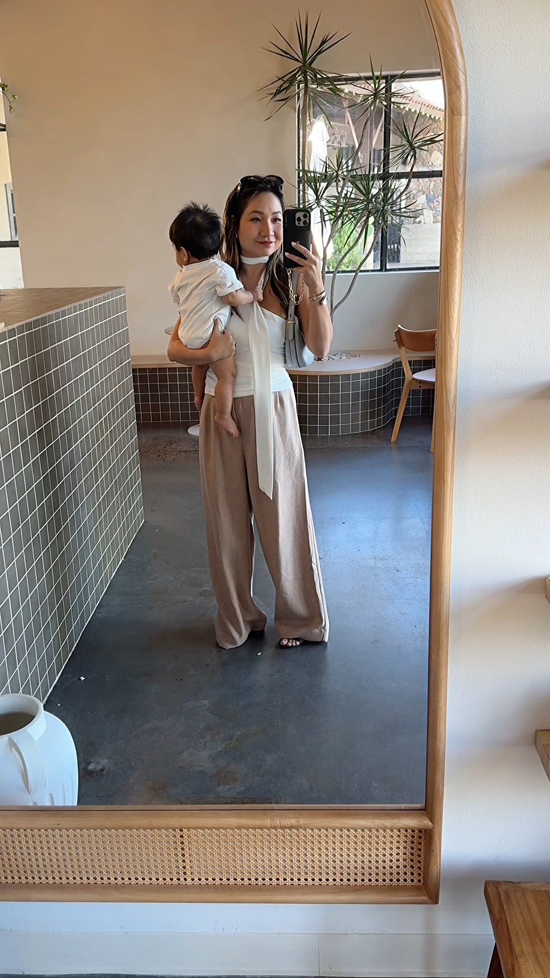 Mommy and me outfit


 #wraptop #oneshoulder #summerinspo #momandbabystyle #mommyandme #momstyle #summeroutfit #petiteinspo