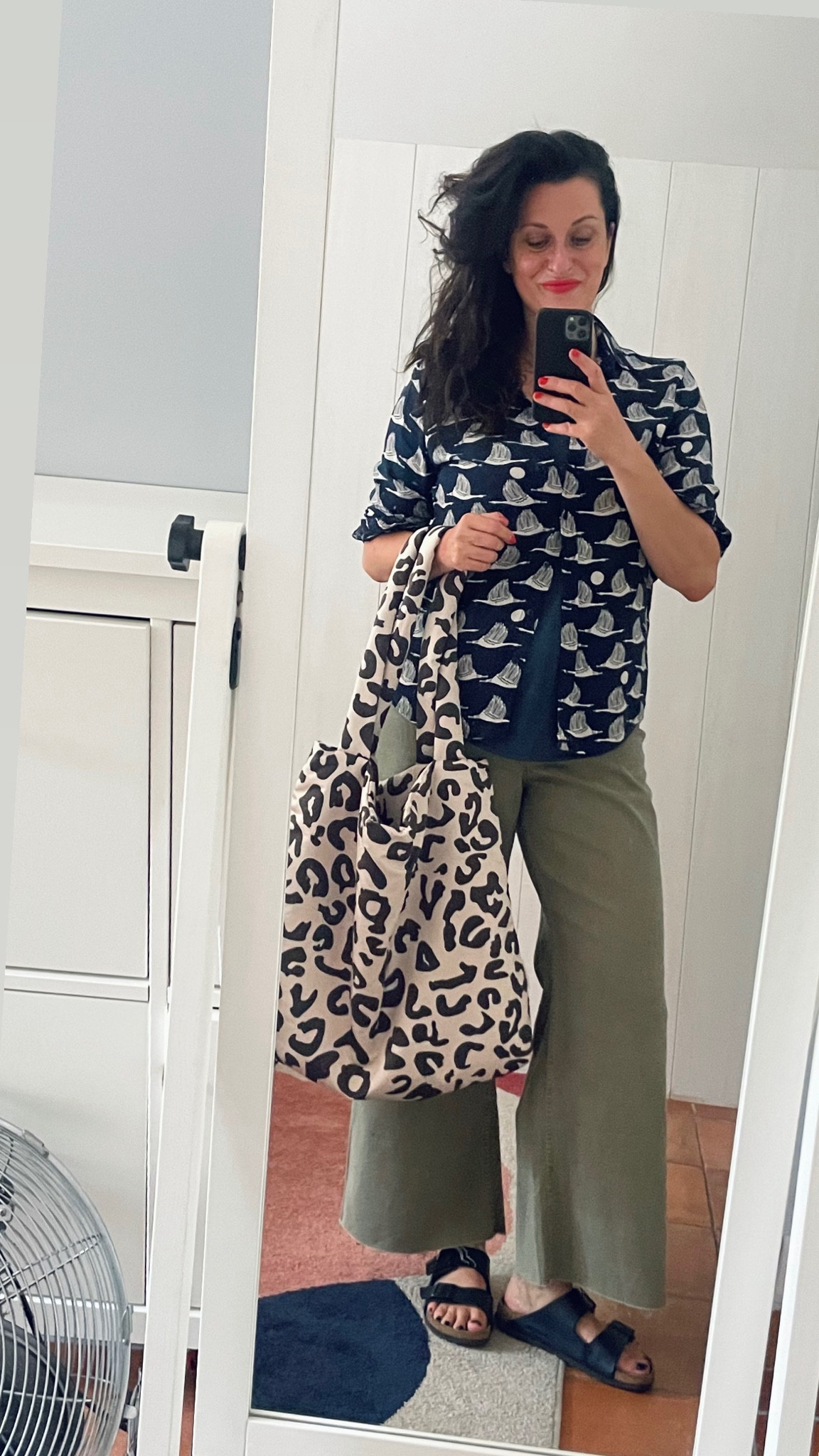 • Stork print navy shirt #cyrillus 
• Navy tank top #cottononbody
• Khaki « culottes » chino #mango (linked)
• Leopard print buffy bag #studionoos
• Navy Arizona slides #birkenstock (linked)
• Pinky red lipstick #rouje (linked)

#LTKmidsize #LTKsummer #LTKfrance