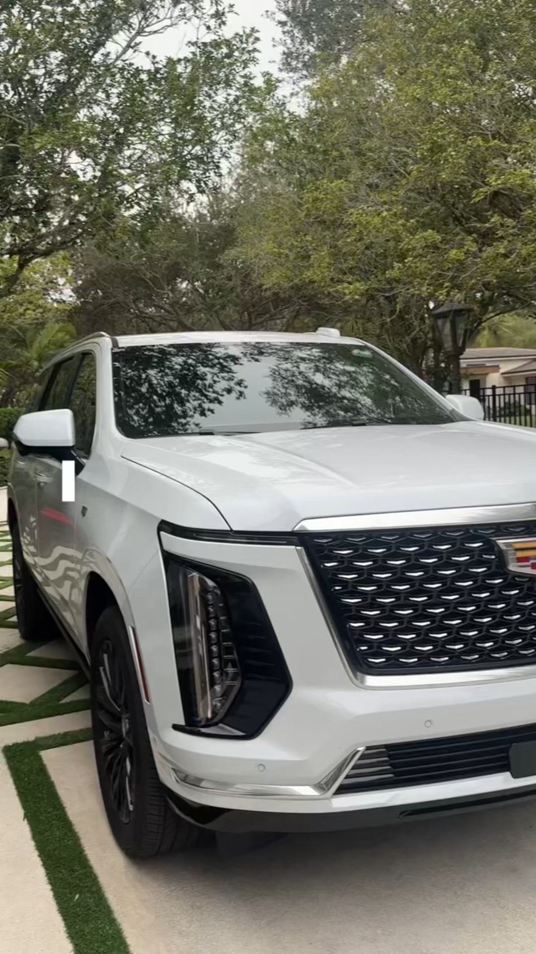 So many times I’m driving or heading somewhere and realize I need a last-minute item.
With this new car, I finally decided to put together a little travel necessities kit 🚙✨

This is what I’ve got so far &  yes, making it aesthetic was a must.
What am I missing? 🤎👇

⸻

Hashtags:
#CarEssentials #TravelNecessities #OnTheGoLife #AestheticOrganization #EverydayEssentials #LifeHacks #OrganizedLiving

#LTKdayinmylife #LTKTravel #LTKHome