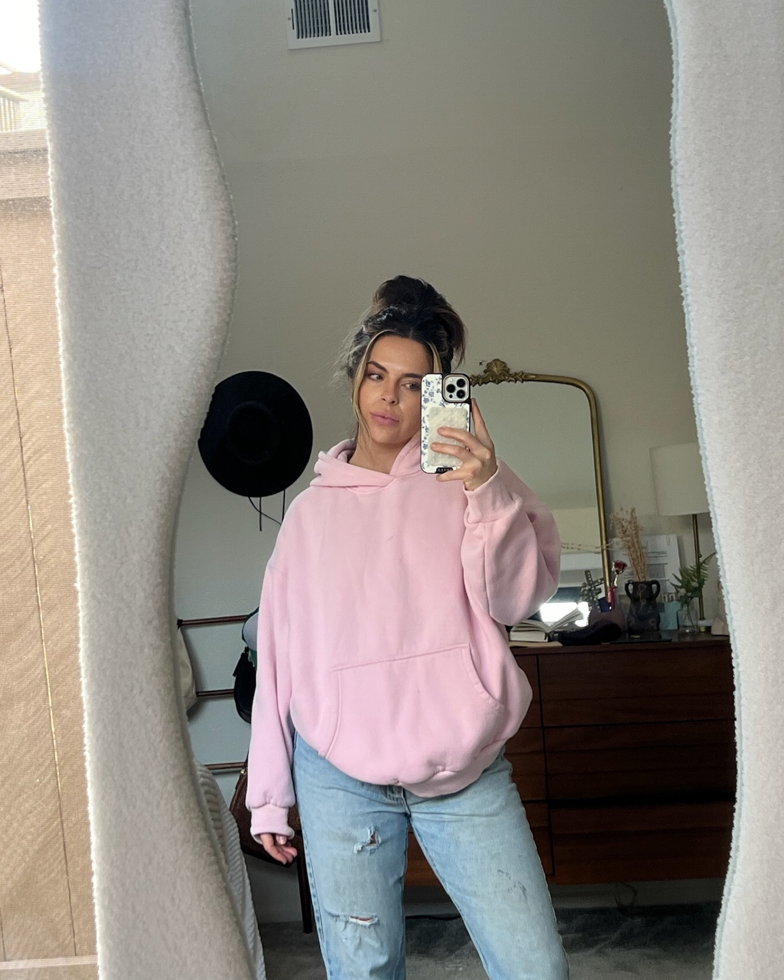 The prettiest color of this Amazon hoodie! Obsessed

#LTKFindsUnder50 #LTKSeasonal #LTKStyleTip