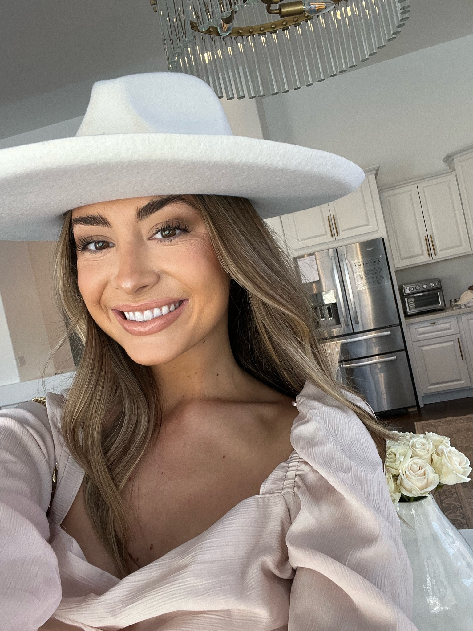 Full face of makeup kinda day!!! Shades: 7 in foundation, 4 in flaw filter, medium in bronzer, she’s adorable in blush, Penelope pink and Kim kw in lipstick, iconic nude in liner! 

#LTKbeauty