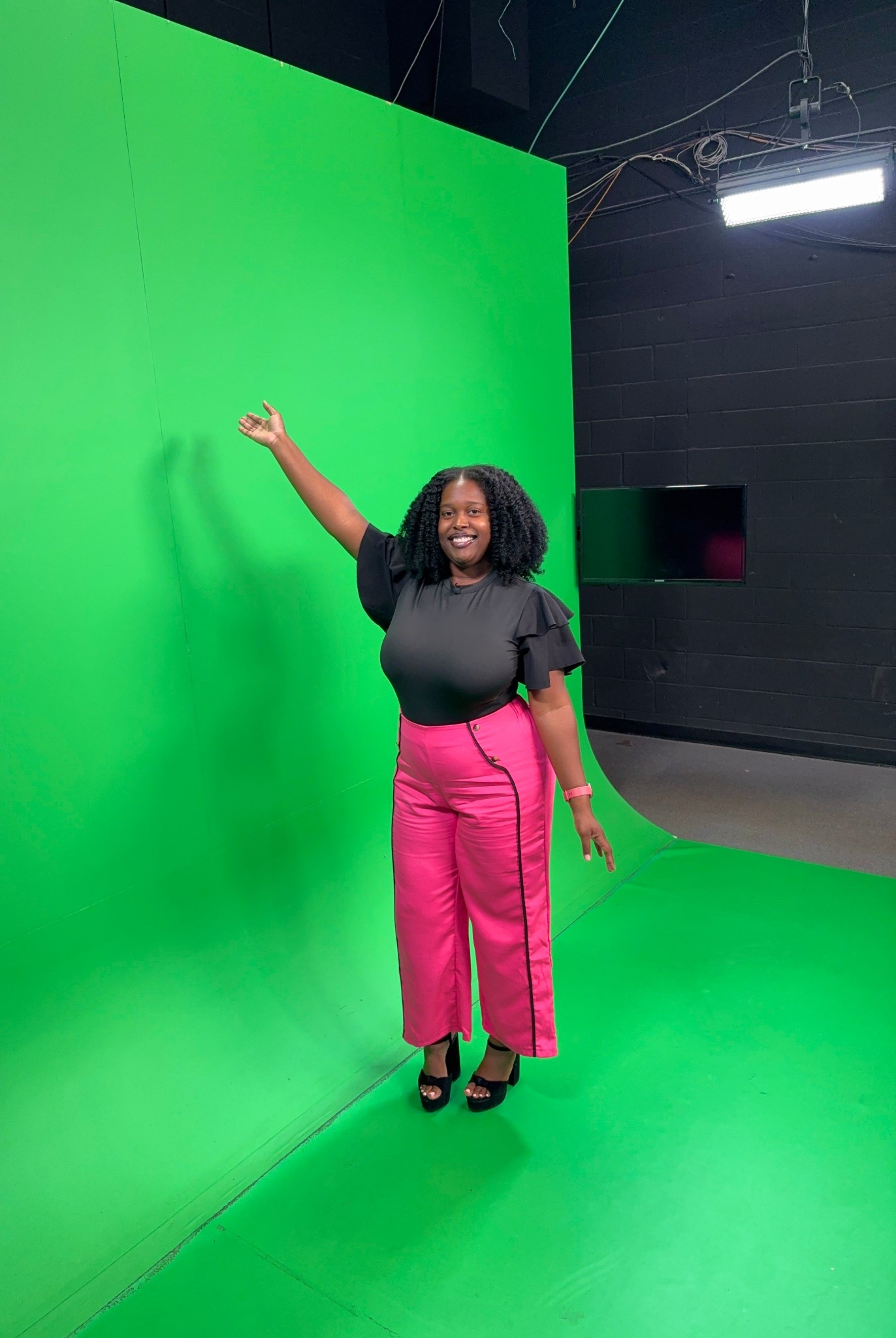 Wearing a 1X bodysuit and dress pants from SHEIN. Extremely comfortable to wear, and very stylish for work!

#LTKFindsUnder50 #LTKPlusSize #LTKTall