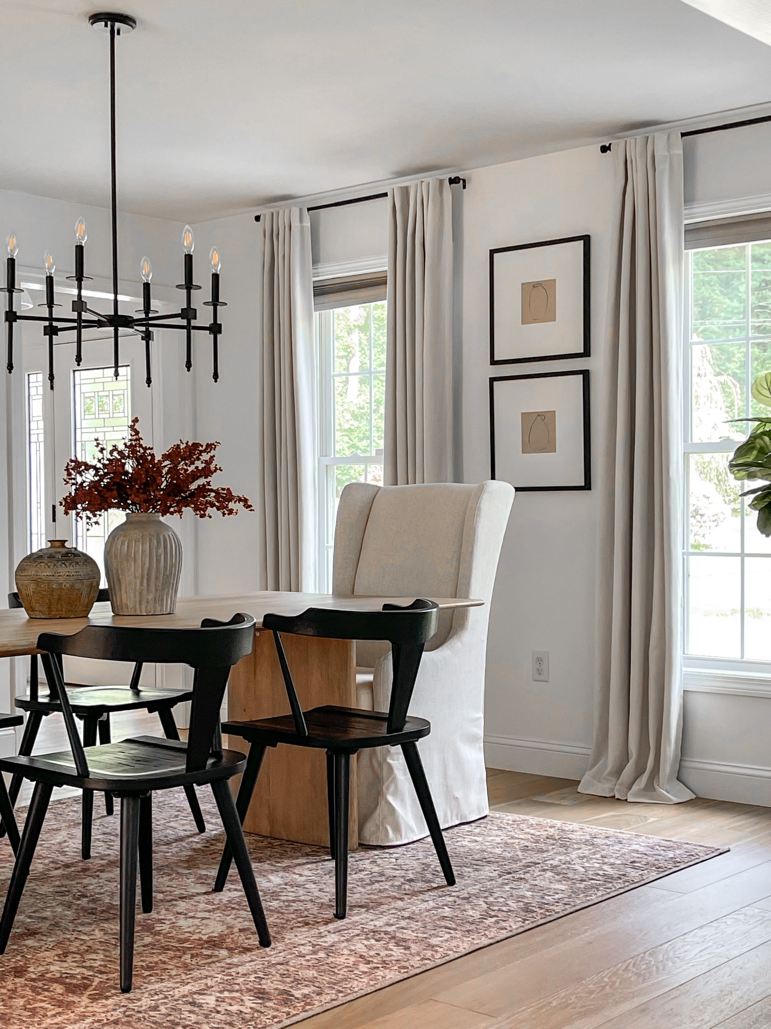 Dining room Fall refresh 🤎 #diningroom #whiteoaktable #blackchairs #falldecor 

#LTKSeasonal #LTKhome #LTKSale
