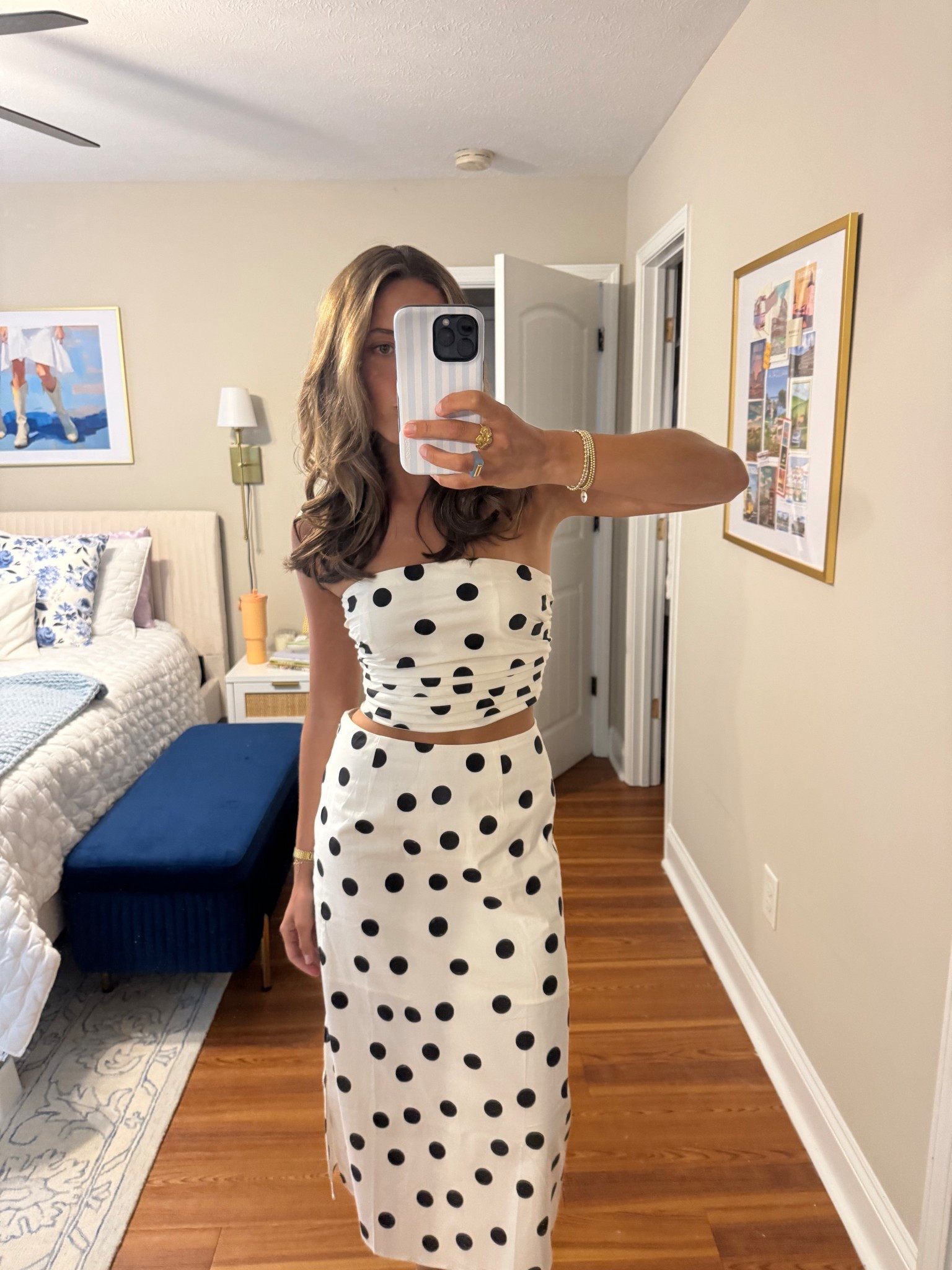 Set of my dreams

Wearing a size 2 top and 0 skirt!!