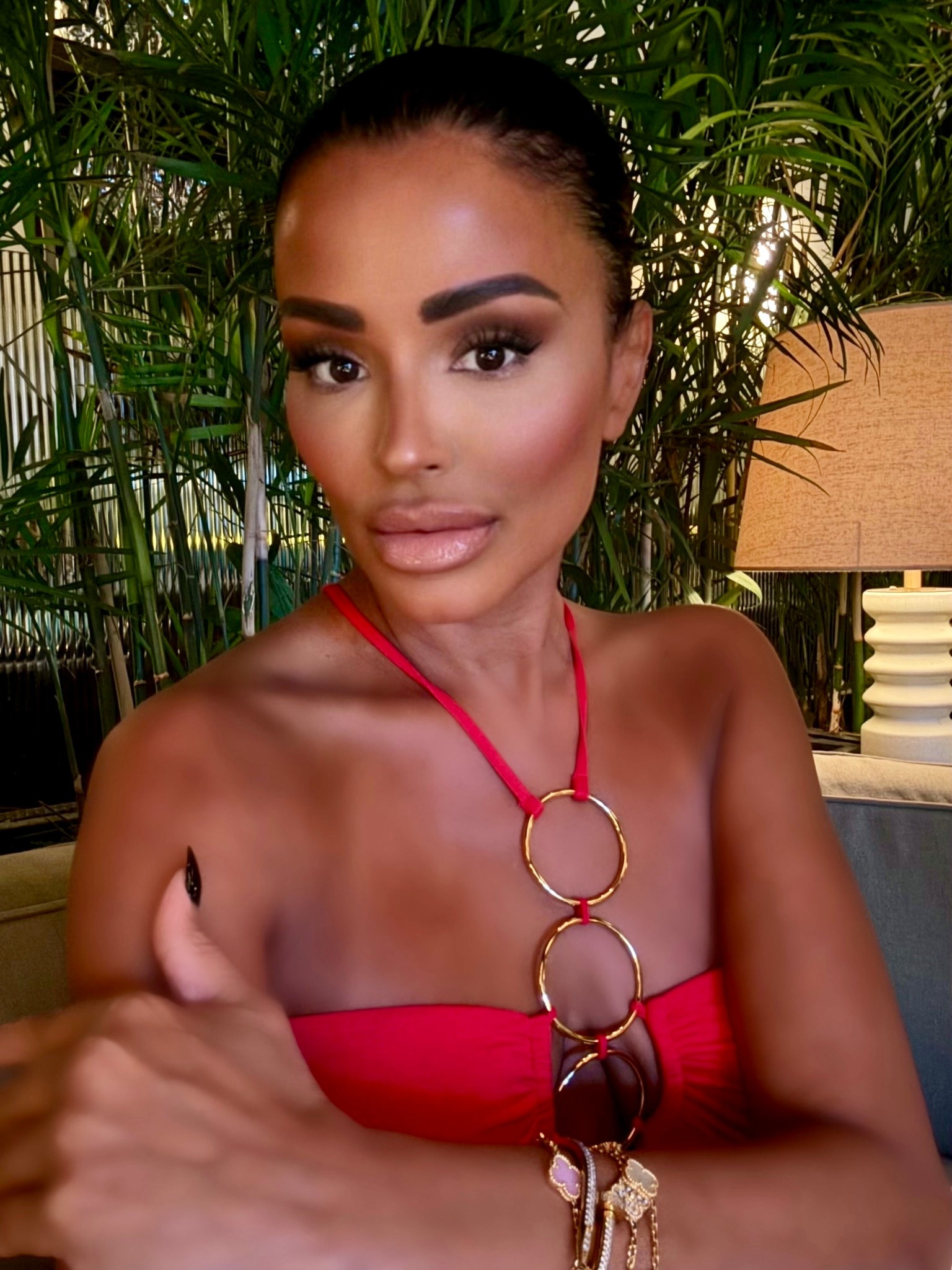 MIAMI NIGHTS 🩷🔥 #lissaleon #goldenglow #makeup #mystyle #tan #influencer #miami

#LTKBeauty #LTKStyleTip