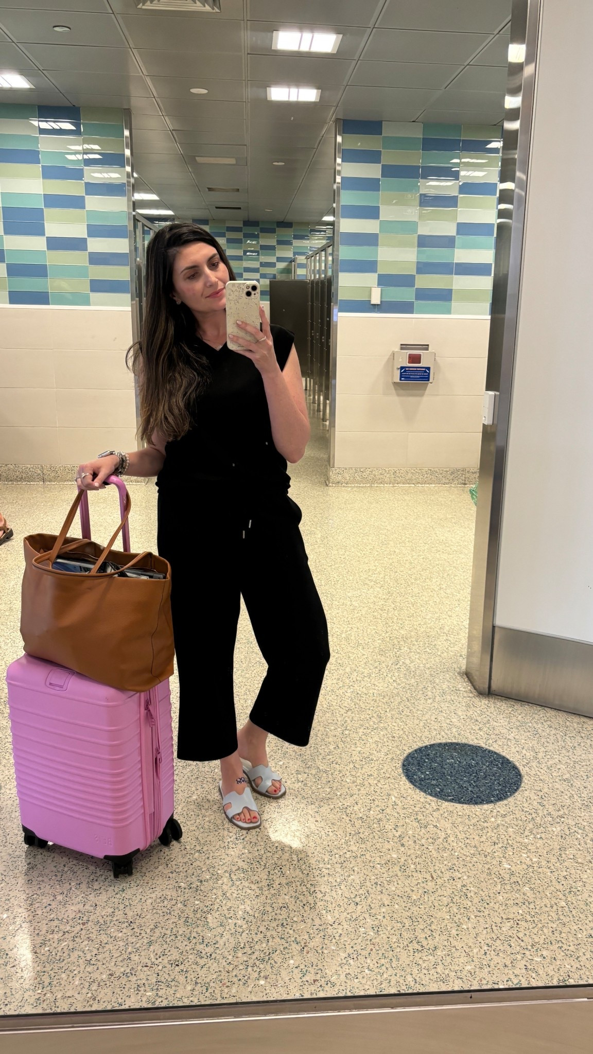 The comfiest travel set!! #airportoutfit #twopieceset #amazon

#LTKTravel #LTKActive #LTKFindsUnder50