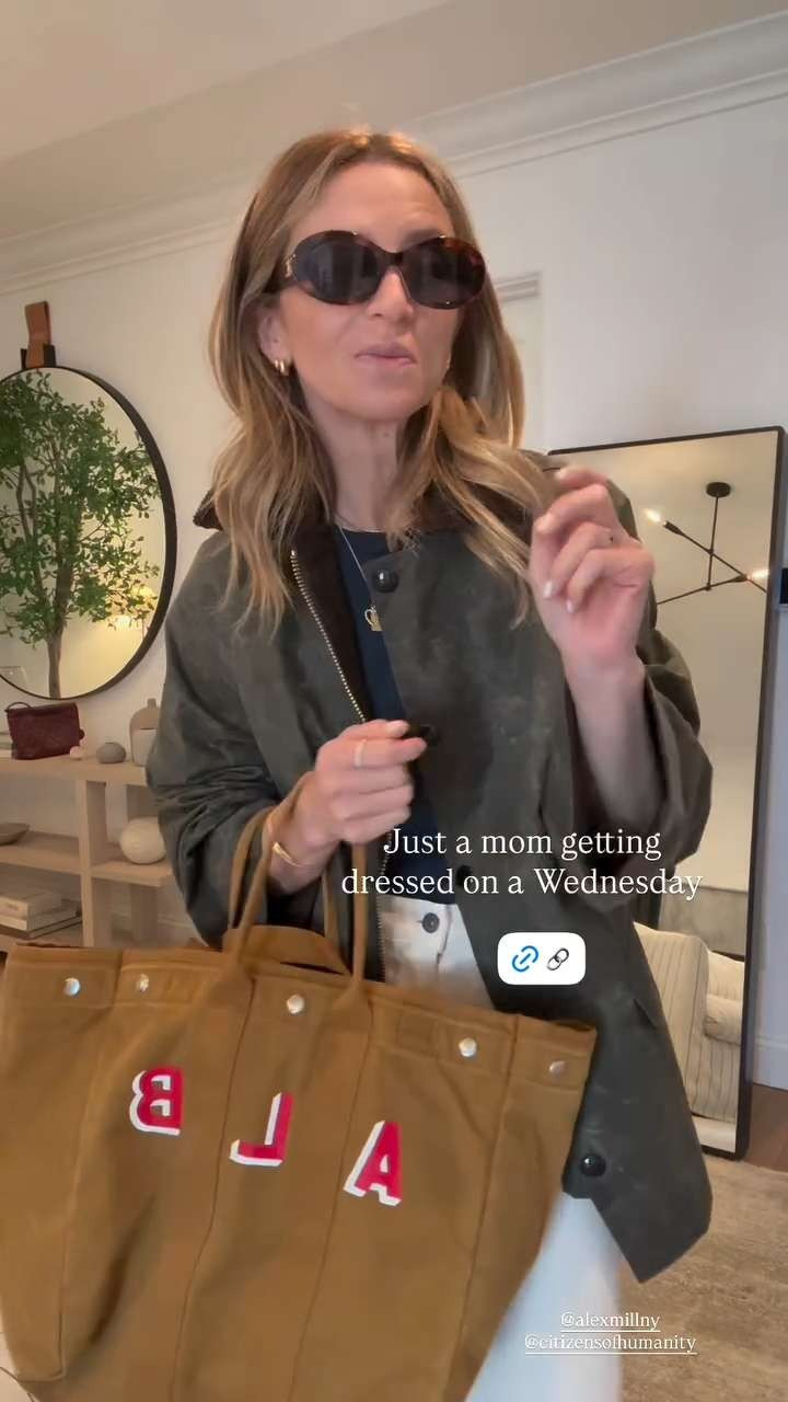 OOTD! Just a mom getting dressed on a Wednesday 

 