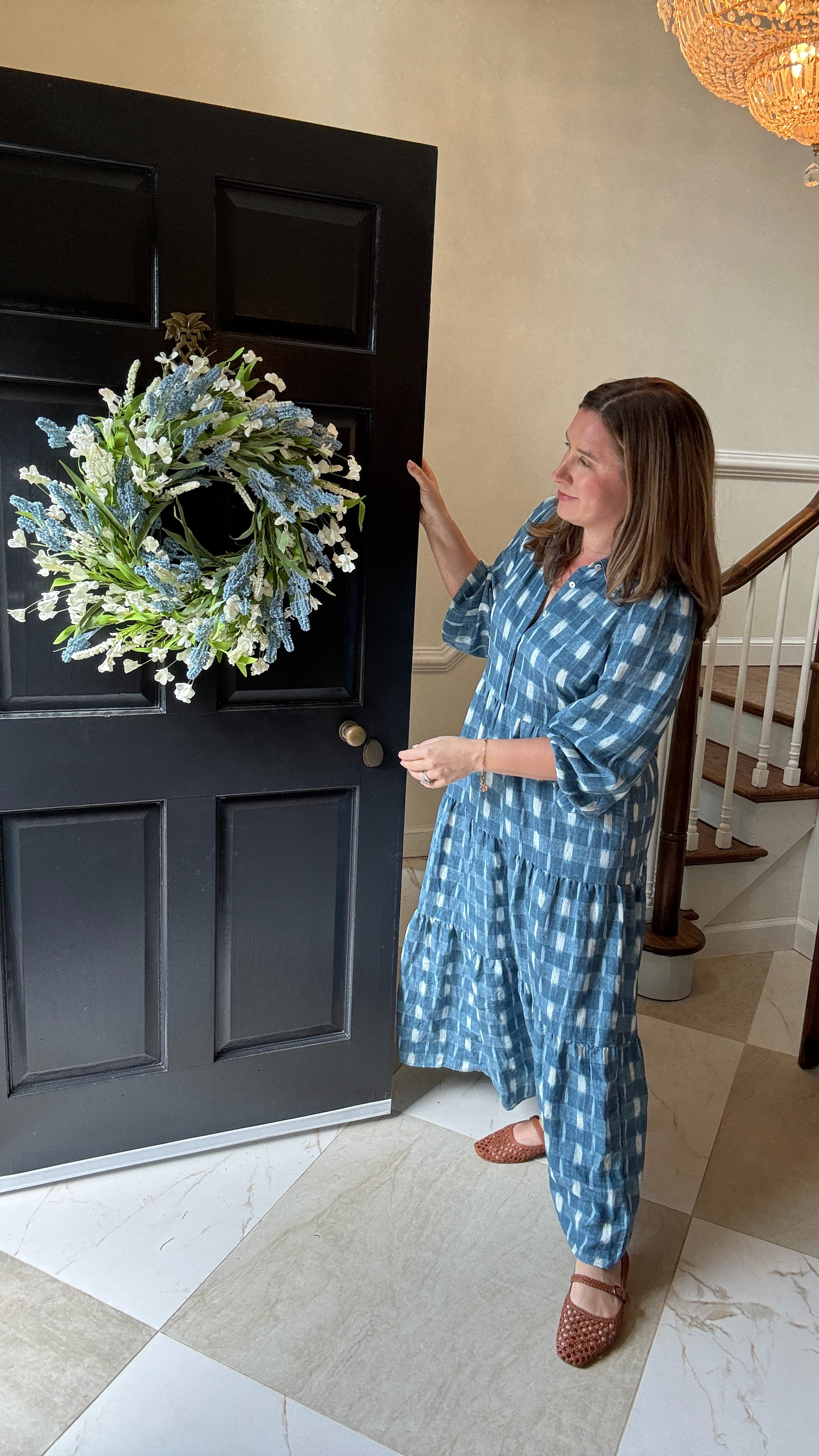 An easy way to make your home feel like spring 🌿

This wreath from Wayfair has the prettiest mix of greenery + florals (and comes in multiple colors!). Such a simple update that makes a big difference. 

@wayfair #WayfairPartner  #ad #Wayfair  

 #LTKSeasonal #LTKHome #LTKSaleAlert