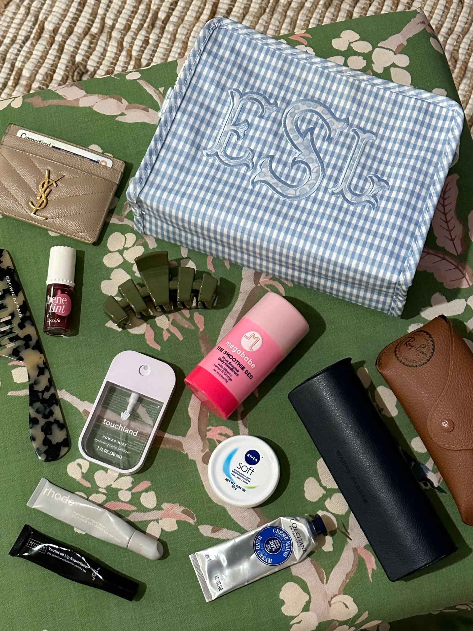 What’s in my bag recently! 

#LTKbeauty #LTKitbag #LTKfindsunder50