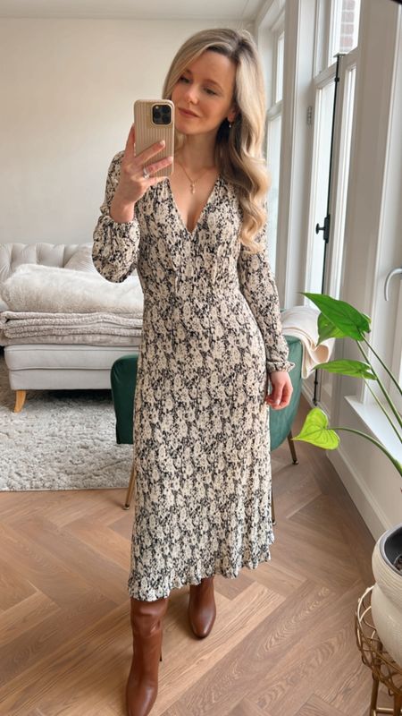 New favorite dress. Pattern gives me Isabel Marant vibes with a little Realisation Par on the side… but at 1/10 of the price. Style it with brown boots for a transitional look, or bright green shoes if you’re ready for spring 💐 

US link first. 

Spring outfits, spring 2023, chic work outfit, midi dress outfit, day to night outfit, best Mango picks, neutral outfits, minimalist outfit, designer inspired

#LTKstyletip #LTKeurope #LTKunder50