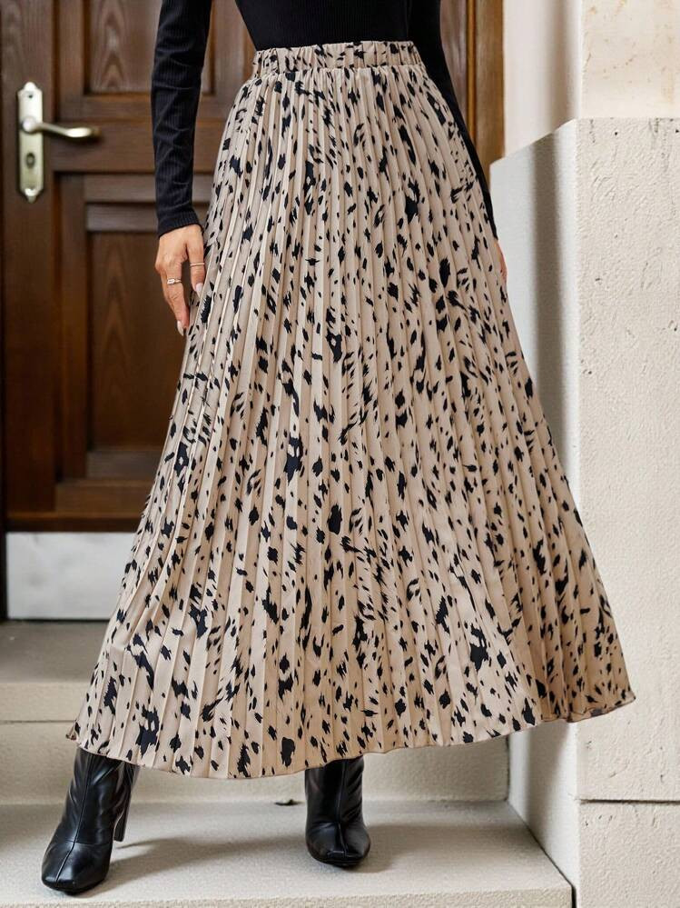 Solivie Allover Print Pleated Skirt | SHEIN