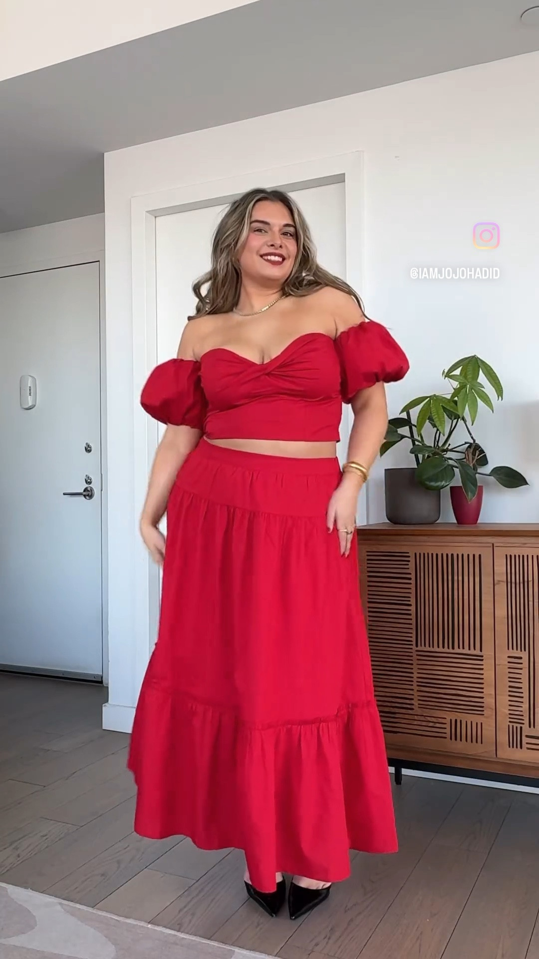 This needs to go on a tropical vacation…

I’m a size 16, both pieces are an XL but could size down to a Large 

#LTKSeasonal #LTKmidsize #LTKplussize