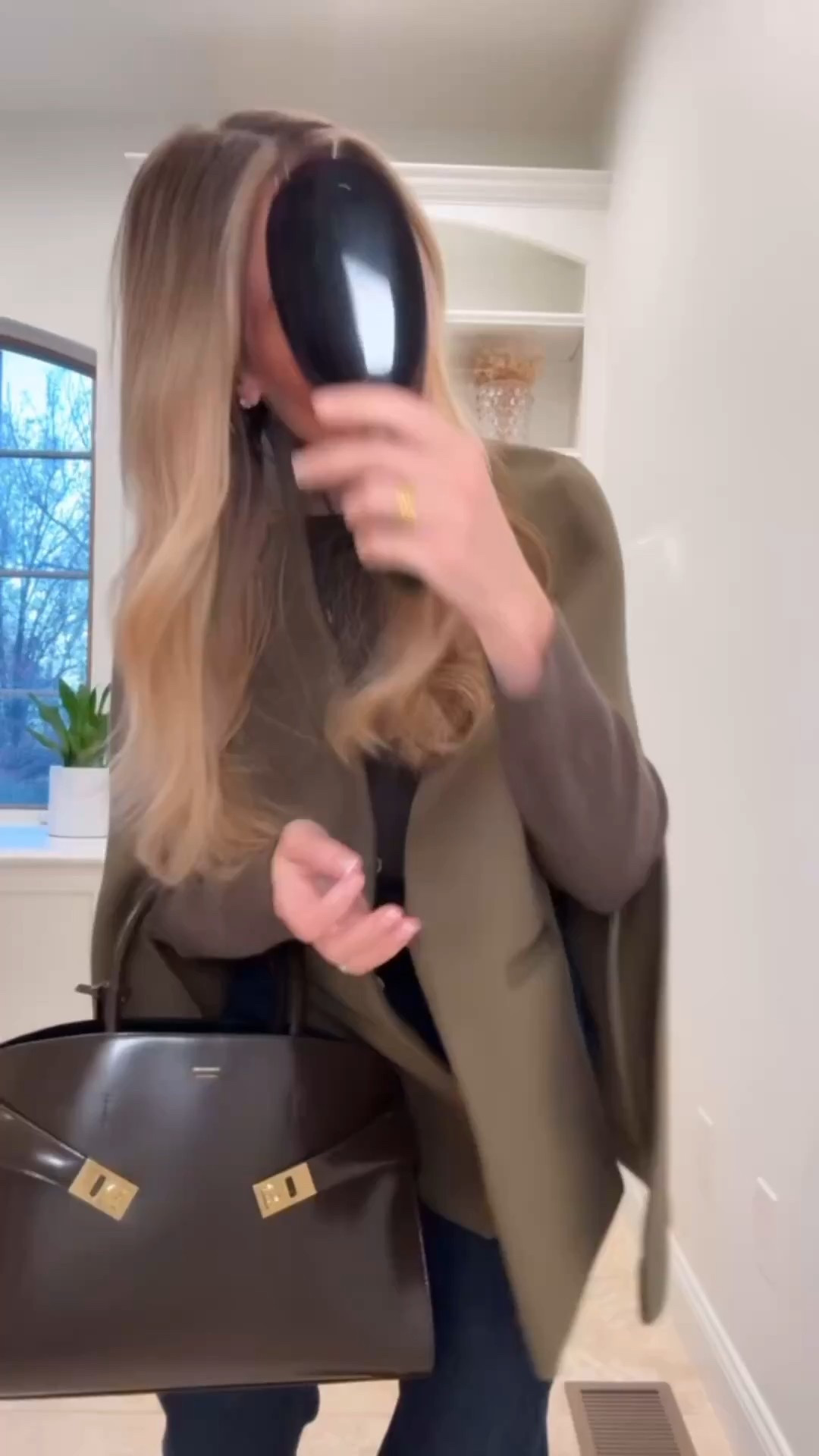 The perfect jeans to update our wardrobes!!

womens denim, spring denim, must have denim