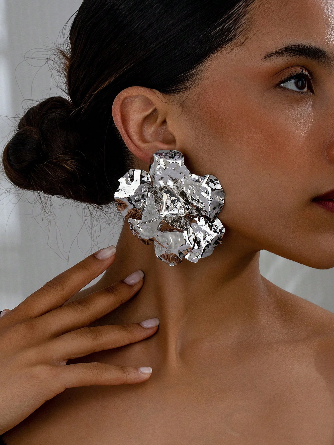 1pair Geometric Fold And Texture Flower Pendant Vintage Exaggerated Women's Stud Earrings / Ear C... | SHEIN