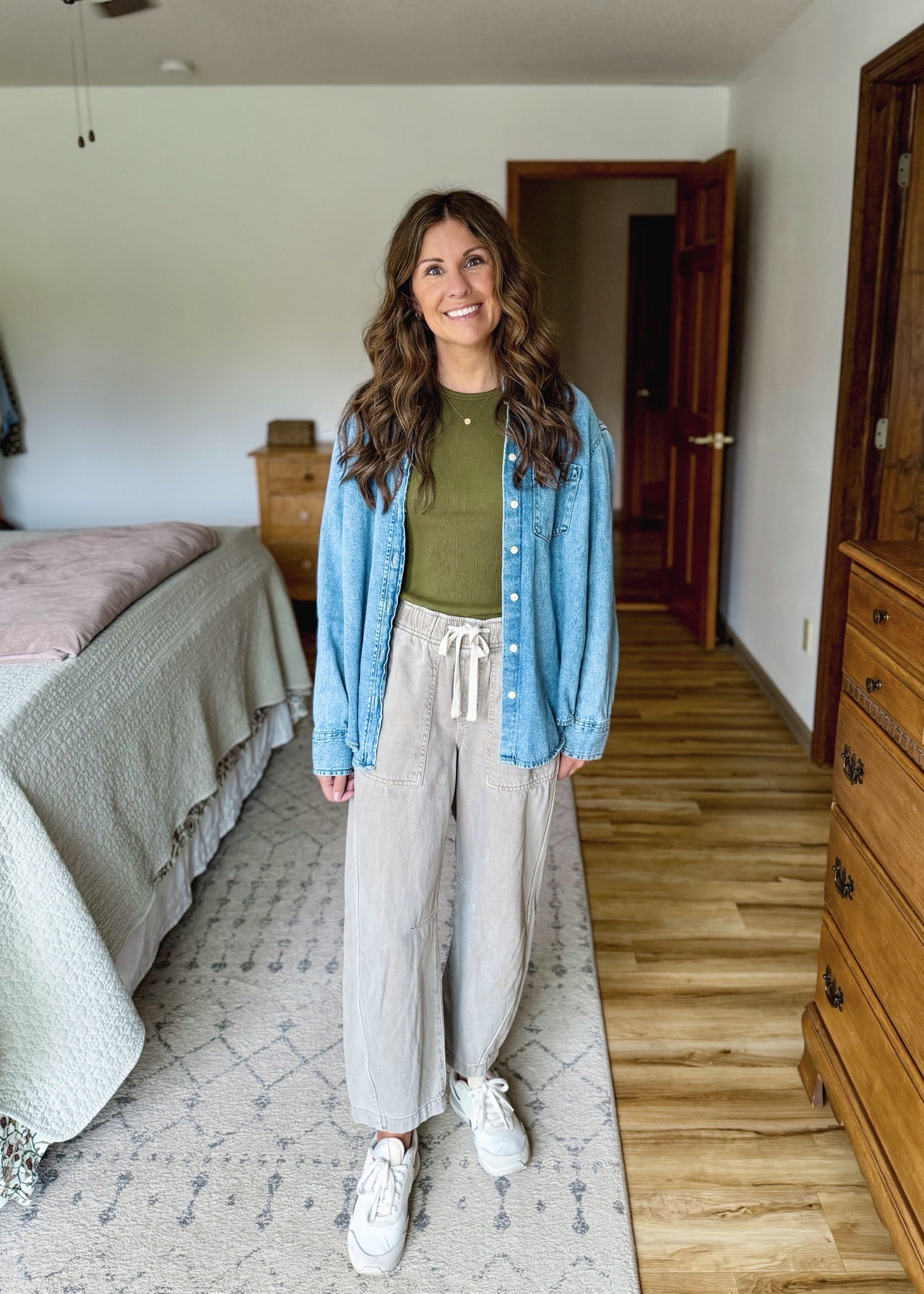 Comfy and casual fall outfit 👟 Easy fall outfit for moms

small in my tee, xs in my denim button up, and XS short/petite in my barrel pants. My sneakers are size 6.5!
